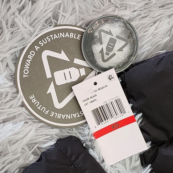 MICHAEL KORS MENS Quilted Puffer Jacket - Picture 6 of 9